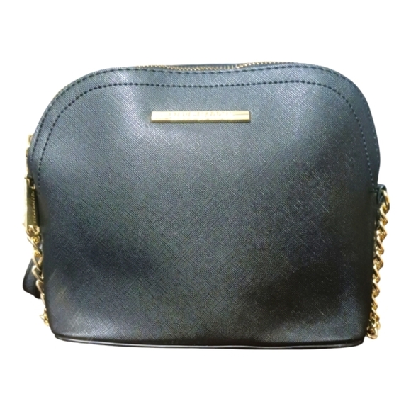 Steve Madden Handbags - Steve Madden black crossbody.